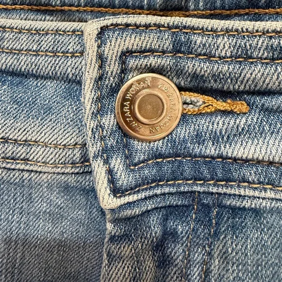 Zara Light Blue Relaxed Jeans - Picture 3 of 7